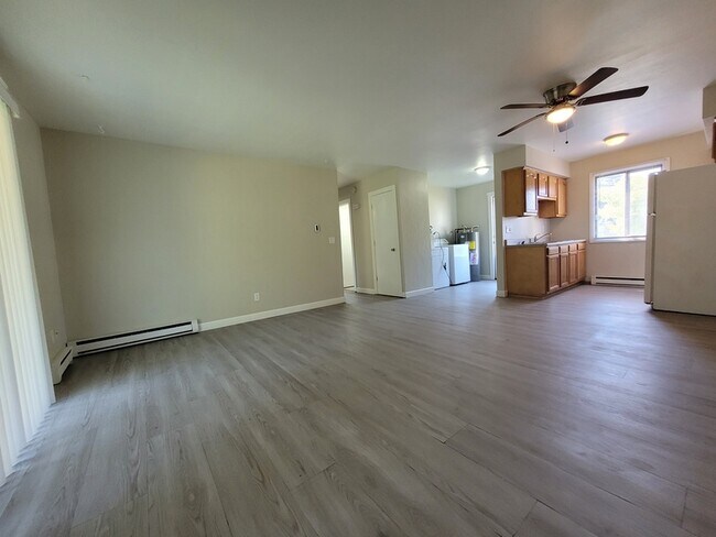 Foto del edificio - 1593-1595-1595 Acorn Ct