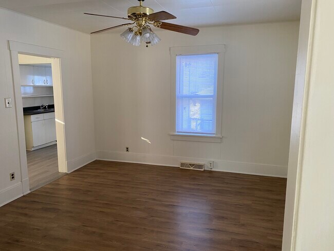 Diningroom - 234 N 10th St