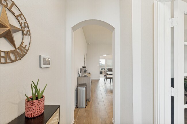 Foto del edificio - 1902 Middle Pass Ln