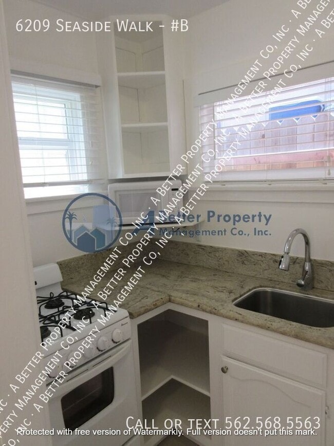 Building Photo - 6209 E Seaside Walk