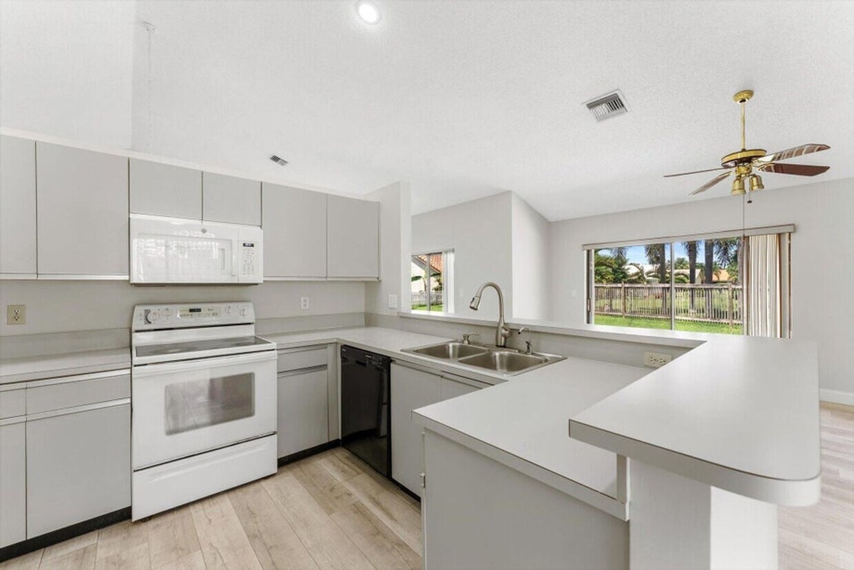 Photo - 5809 Sun Pointe Circle, Boynton Beach (Unincorporated) , FL 33437 - 3349