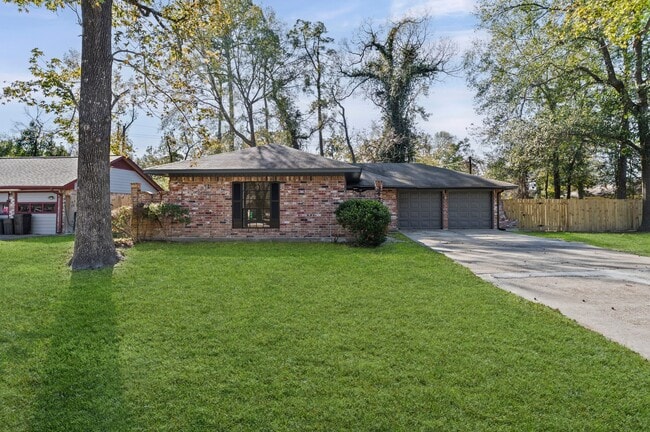 Building Photo - 3427 Dovie Dr