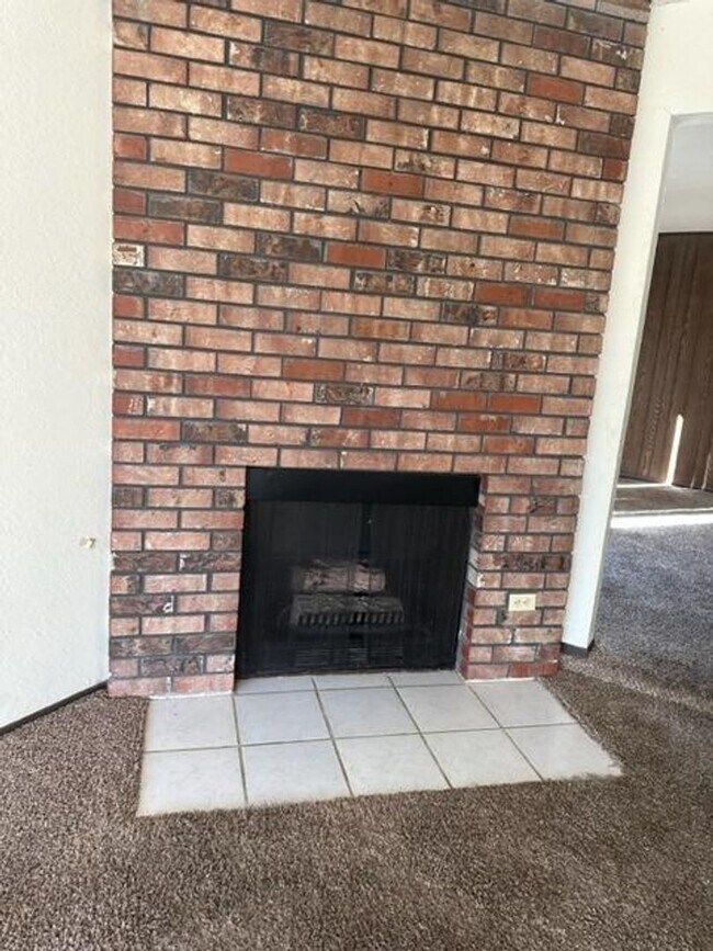 Foto del edificio - 3325-3327 Jayanne Way