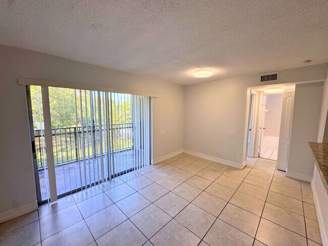 Foto del edificio - 4459 Treehouse Ln