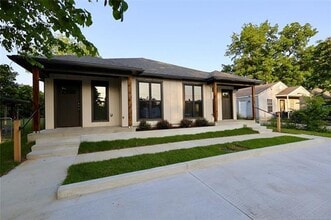 Building Photo - 805 N Ridgeway St