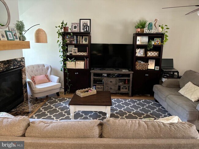 Building Photo - 48376 Sunburst Dr