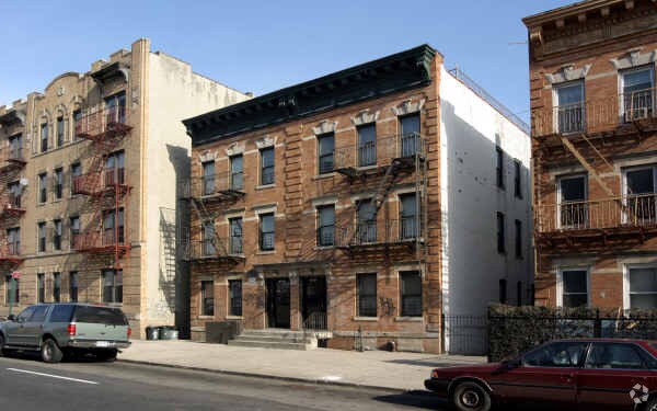 Primary Photo - 1041 Rogers Ave