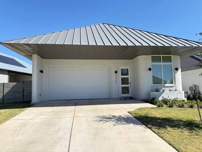 Foto del edificio - 213 Cherry Ridge Rd