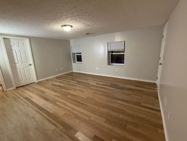 Foto del edificio - 808 N Main St