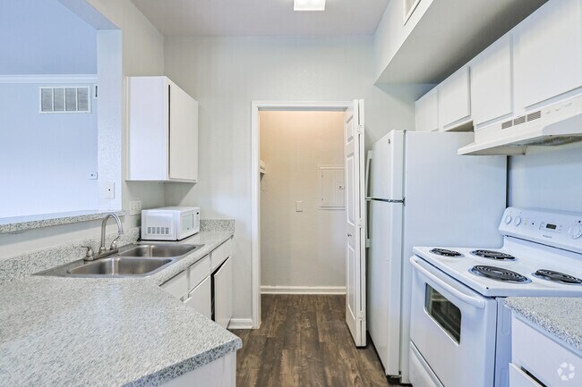 3 habitaciones, 2 baños - Piso - 1,333 pies cuadrados - Cocina - Villas at Willow Springs
