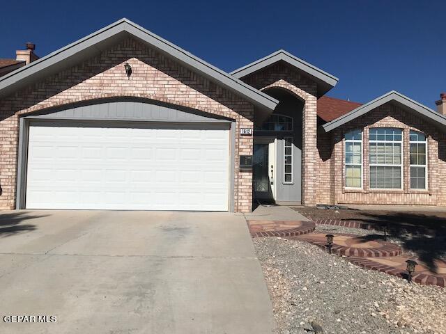 Foto principal - 1612 Plaza Central Ln