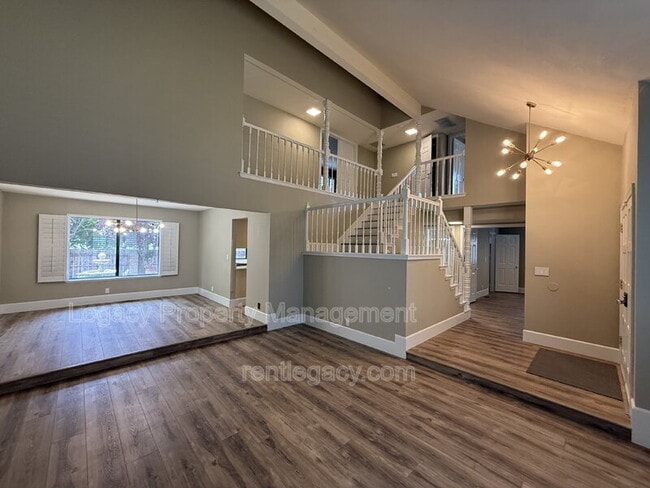 Building Photo - 3209 Serra Way