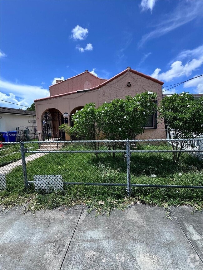 Building Photo - 3444 NW 4th St