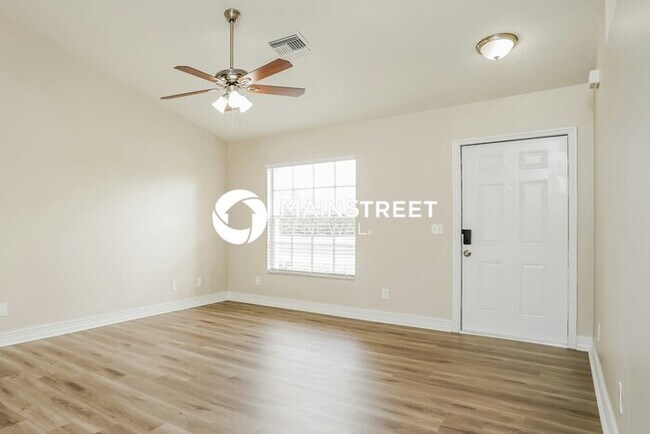Foto del edificio - 3 Bedroom Pet-Friendly Home in cape coral,...