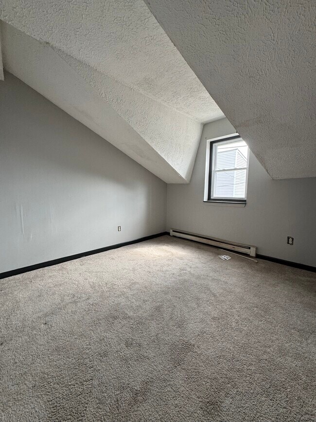 Building Photo - 57 S Main St Apt 2