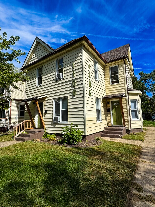 Foto principal - 1106 Portage Ave