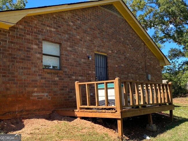 Building Photo - 129 Tanglewood Dr