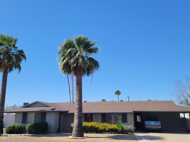 Building Photo - 11640 N Hagen Dr