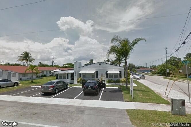Primary Photo - 1701 Taft St