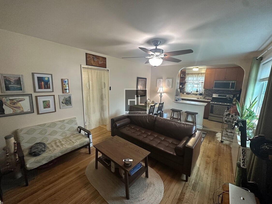 Foto principal - 224th Street Oakland Gardens.