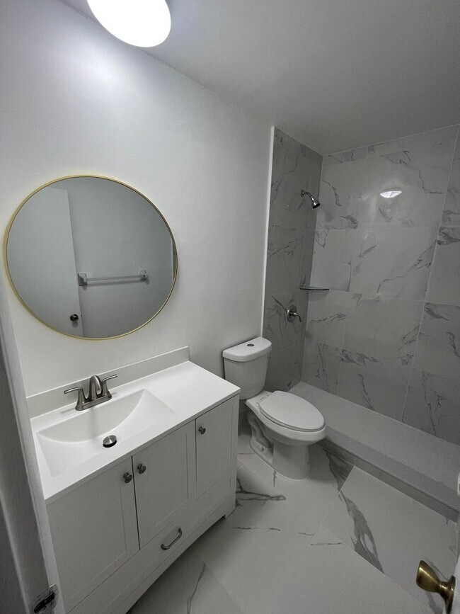 Foto del edificio - 1538 Shaker Cir