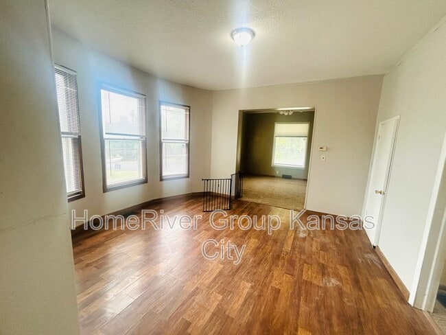 Building Photo - 1710 5th Ave
