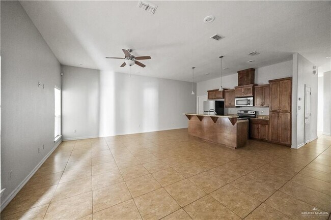 Building Photo - 2715 Mimosa St