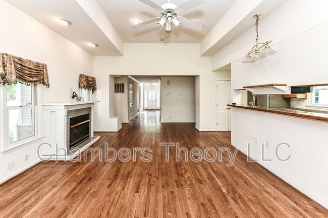 Building Photo - 1314 19th St S