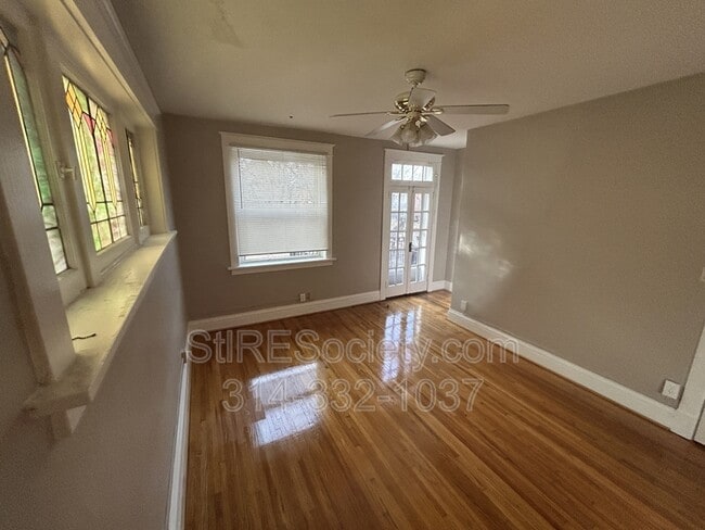 Foto del edificio - 4931 Magnolia Ave