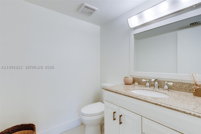 Foto del edificio - 1651 NE 115th St