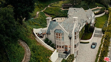 Building Photo - 10950 Bellagio Rd