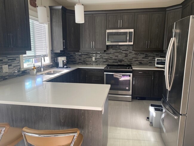 Photo du bâtiment - 2389 Lund Rd