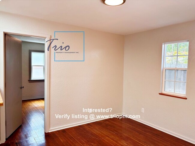 Foto del edificio - 1045 W 8th Alley