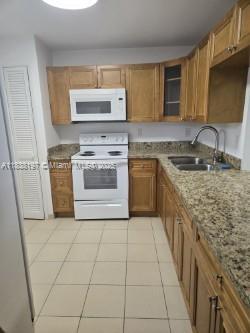 Foto del edificio - 1351 NE 191st St