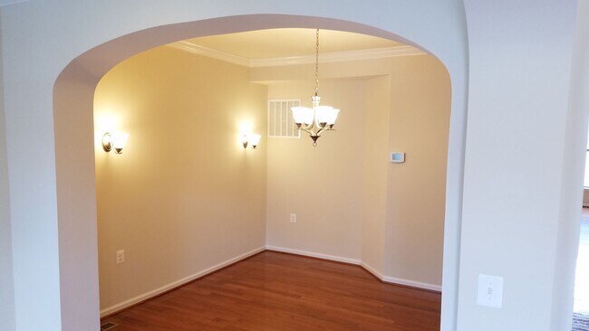 Foto del edificio - Stunning chateau-style home in Wormans Mill Community ready mid January!