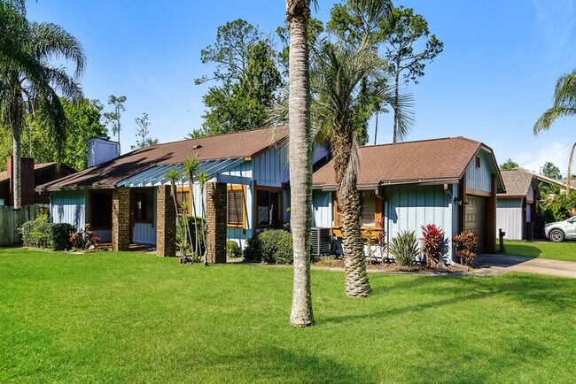 Building Photo - 55 Windrift Ct