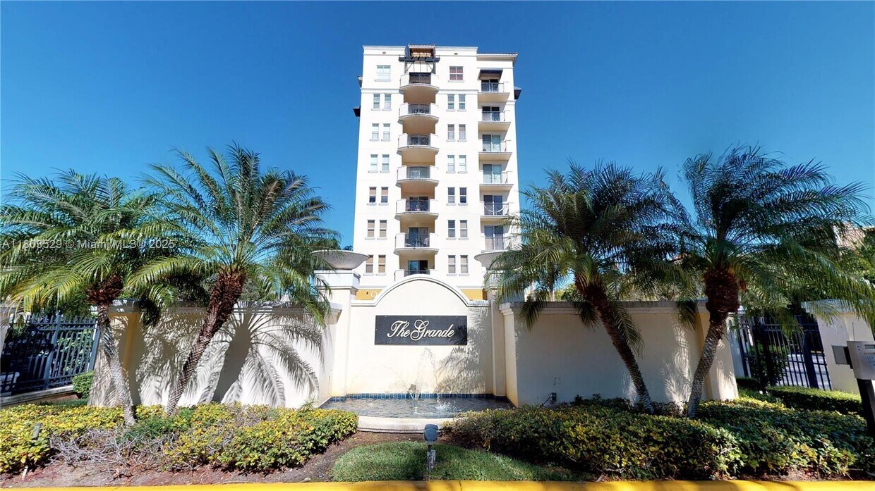 Primary Photo - 9021 SW 94th St