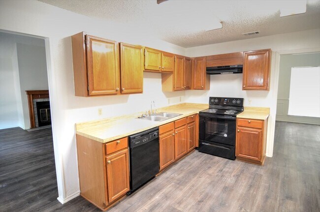 Foto del edificio - 8901 Greentree Dr