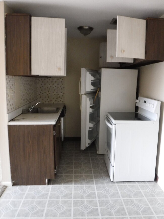 Building Photo - 1277 Cove Ave