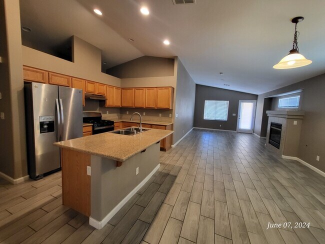 Foto del edificio - 6308 Lavender Cloud Pl