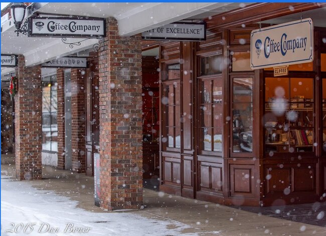 Foto del edificio - 409 Brandon St