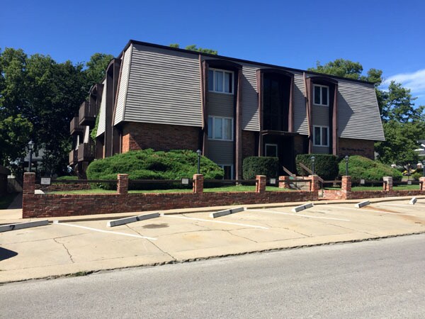 Building Photo - 515 N 13th St