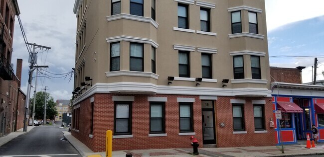 Frente del edificio - 16 5th St