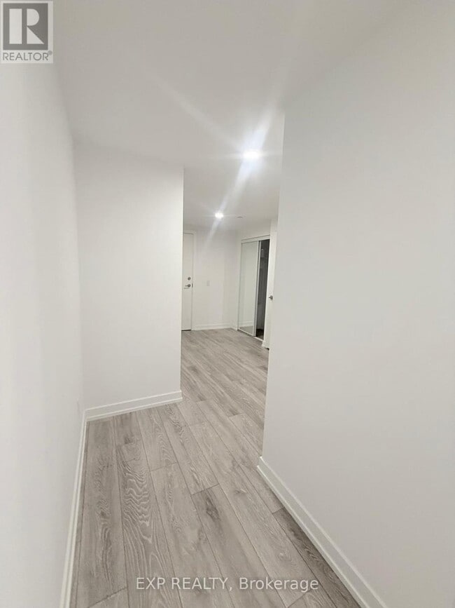Building Photo - 537-1100 SHEPPARD Ave