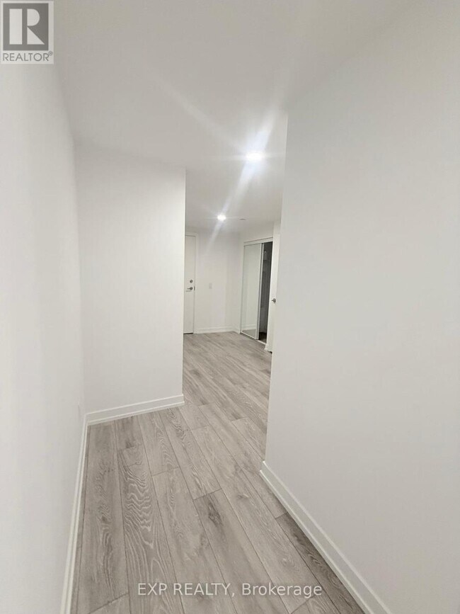 Photo du bâtiment - 537-1100 SHEPPARD Ave