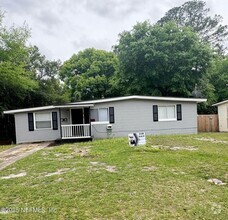 Building Photo - 2540 Spirea St