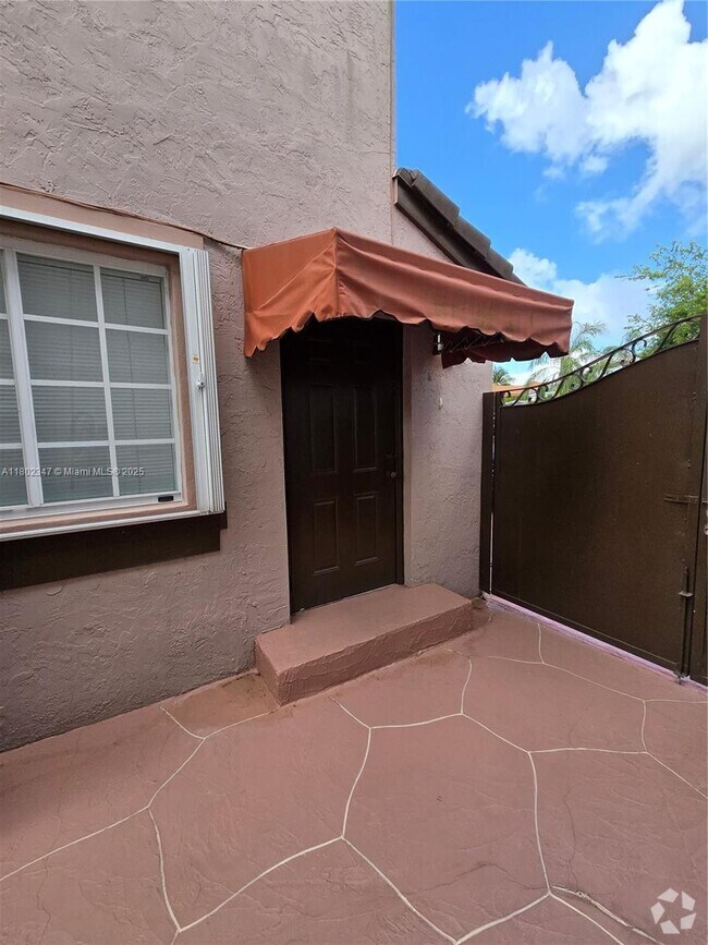 Building Photo - 9xx5 SW 155th Ct