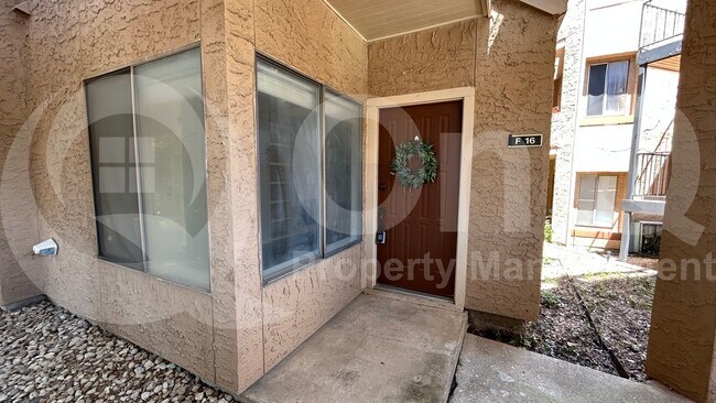 Foto del edificio - 5550 Spring Valley Rd
