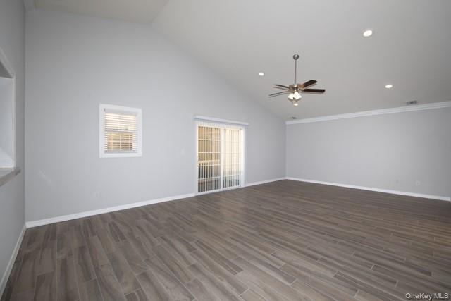 Foto del edificio - 46 Village Green Dr