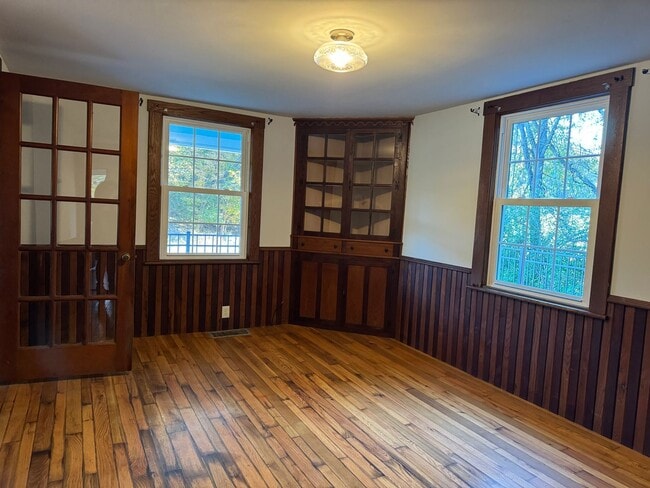 Photo - Cozy Country Charmer House